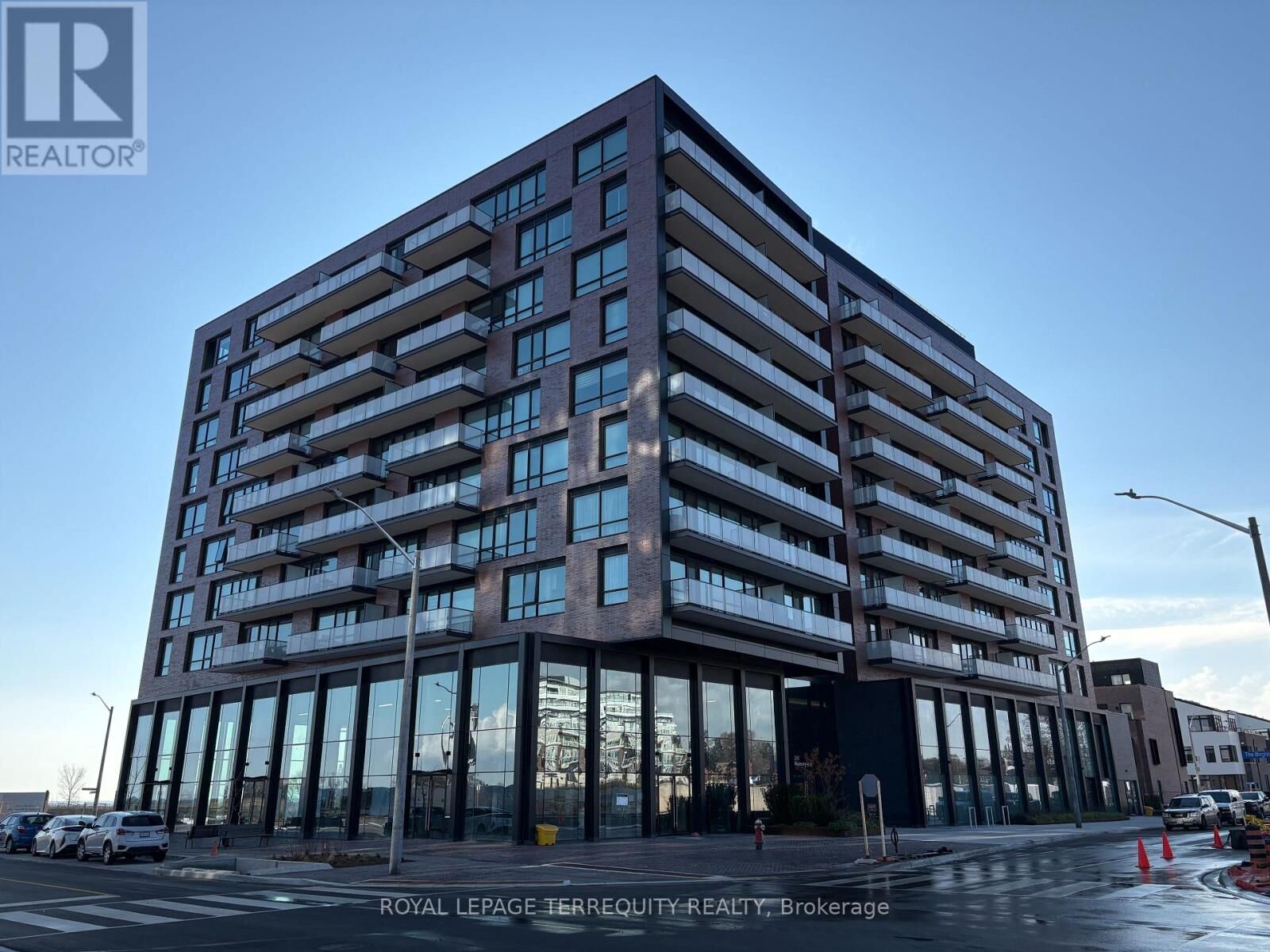 Property Photo:  251 Masonry Way 313  ON L5H 0B3 