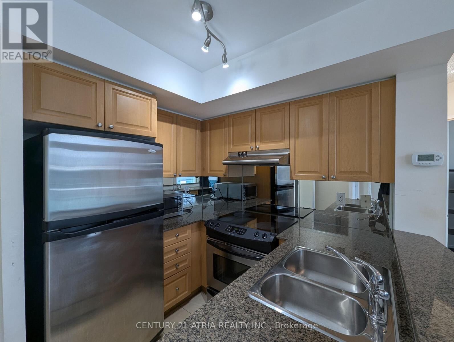 Property Photo:  230 King Street East Ph12  ON M5A 1K5 