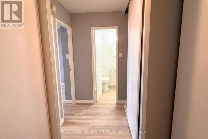 Property Photo:  200 Lotherton Pathway 1211  ON M6B 2G9 