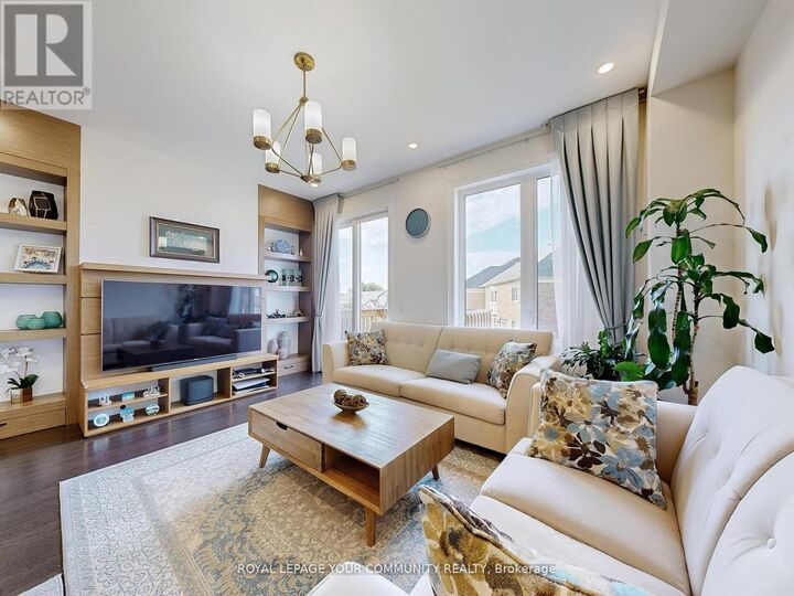 Property Photo: 66 Drizzel Crescent ON L4E 1G8