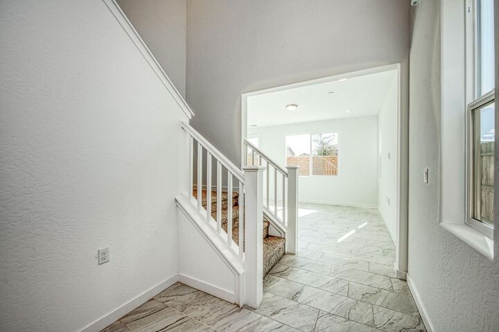 Property Photo:  1164 Ponderosa Way W  CA 93636 