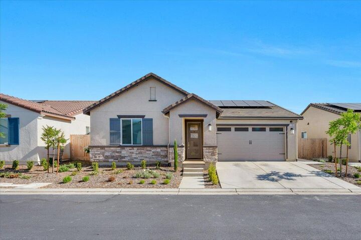 Property Photo:  1183 Encore Way W  CA 93636 