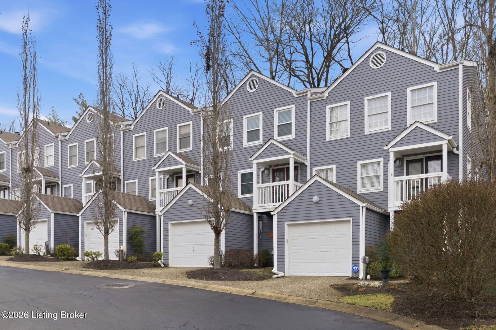 Property Photo: 8002 Harrods Landing Dr 8002 KY 40059