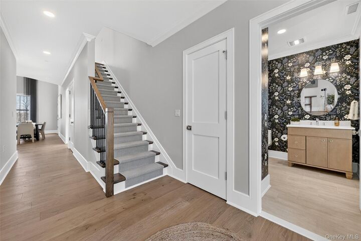 Property Photo:  1804 Soundview Court  NY 10598 