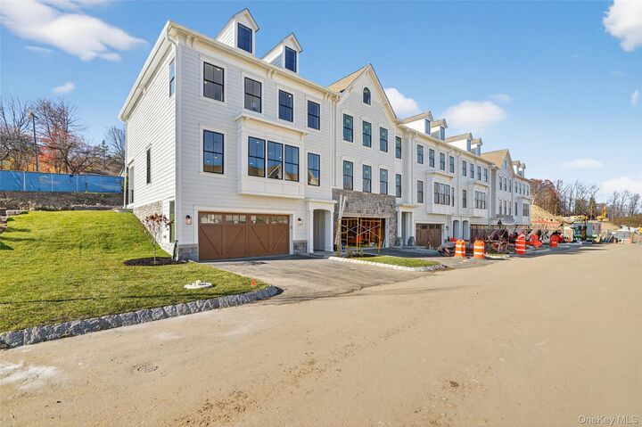 Property Photo:  1819 Soundview Court  NY 10598 