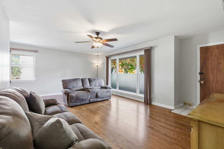 Property Photo:  510 S Chase Avenue  IL 60148 