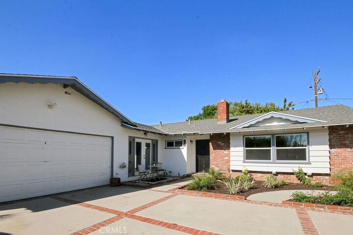 Property Photo:  701 E Wilson Avenue  CA 92867 
