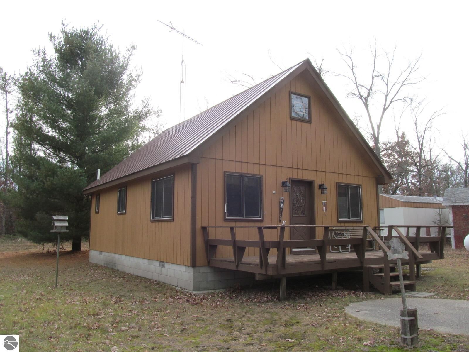 Property Photo:  1191 W 10 1/2 Mile Road  MI 49644 