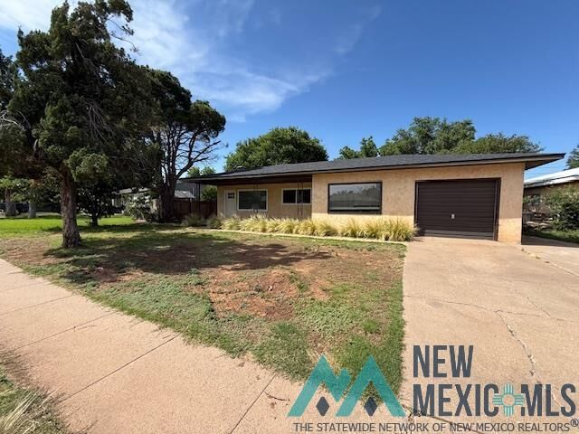 Property Photo:  832 Manana Boulevard  NM 88101 