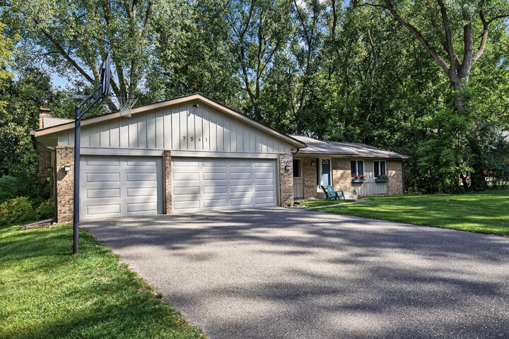 Property Photo:  7561 Ontario Boulevard  MN 55344 