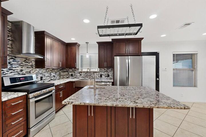 Property Photo: 1411 Oriole Lane TX 75042