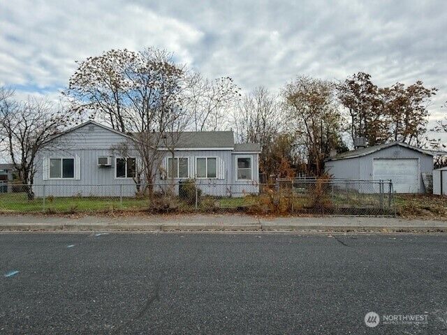 Property Photo: 804 S Burress Avenue WA 98837
