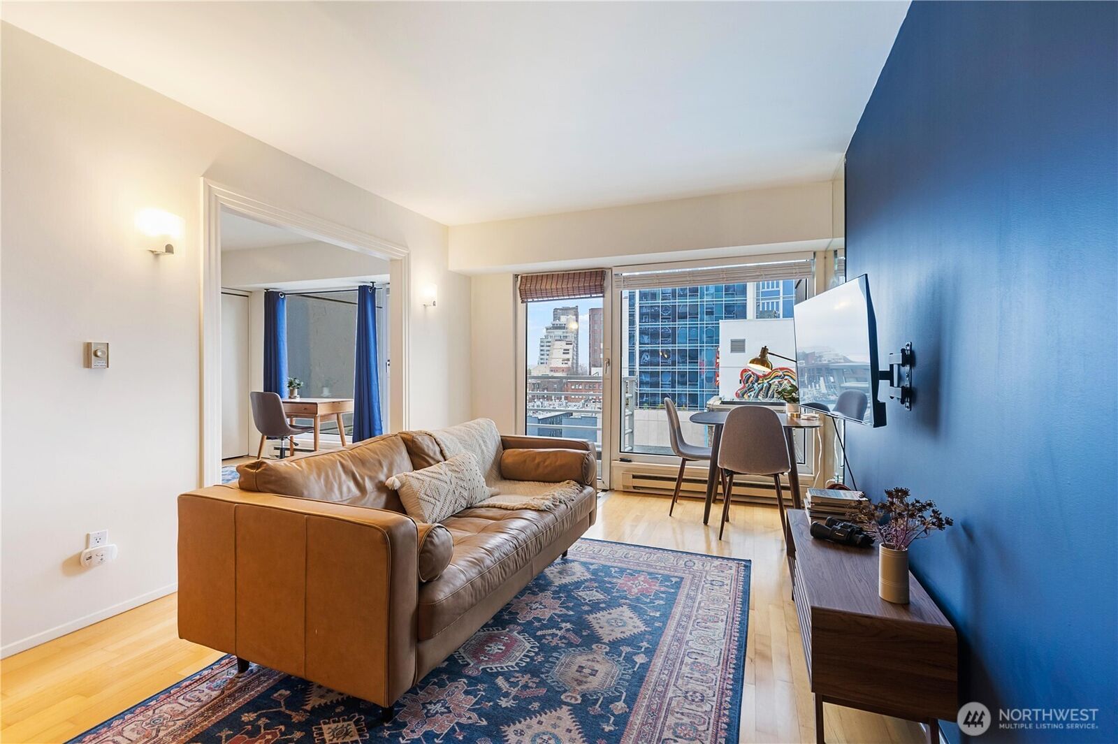 Property Photo:  1415  2nd Avenue 1103  WA 98101 