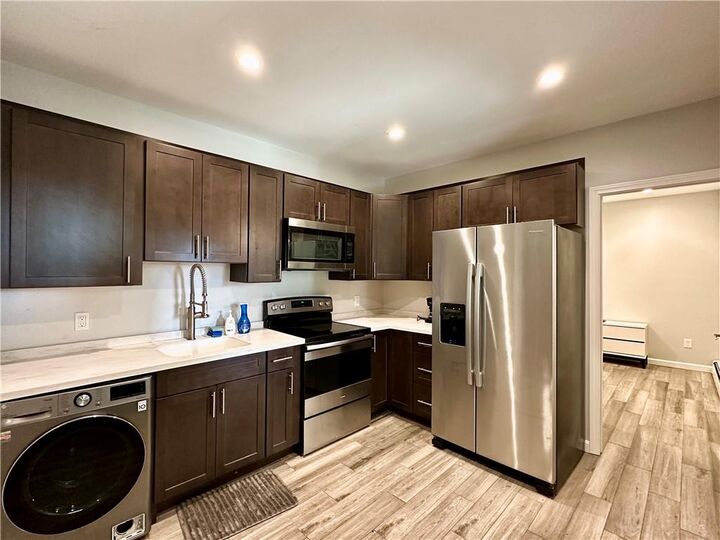 Property Photo:  29 Ann Street 1  RI 02840 