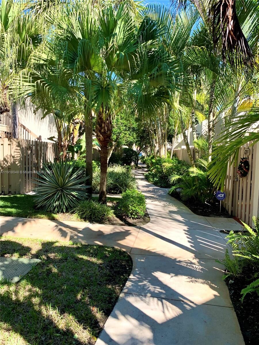 Property Photo: 614 Executive Center Dr 104 FL 33401