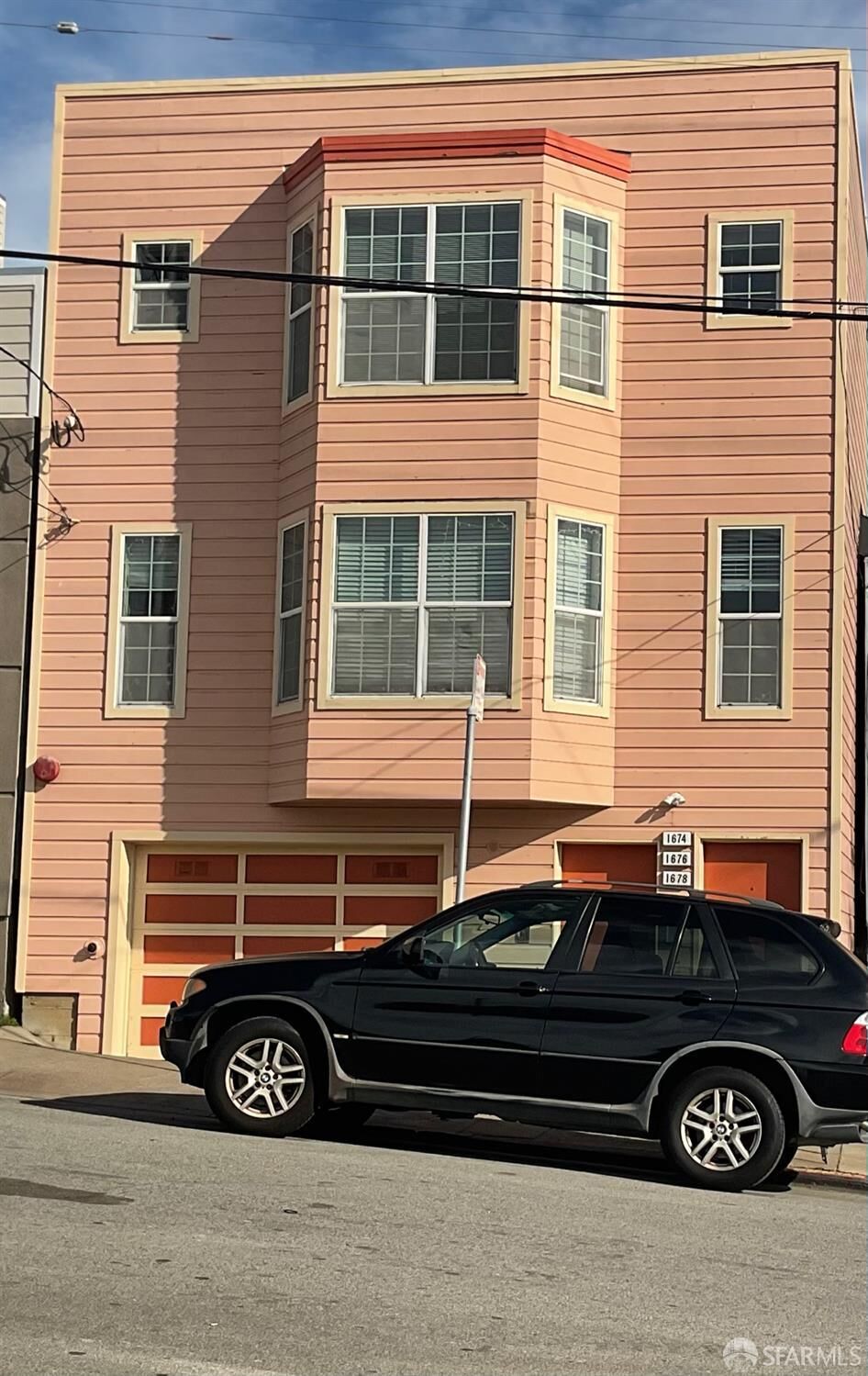 Property Photo:  1678 Wallace Avenue  CA 94124 