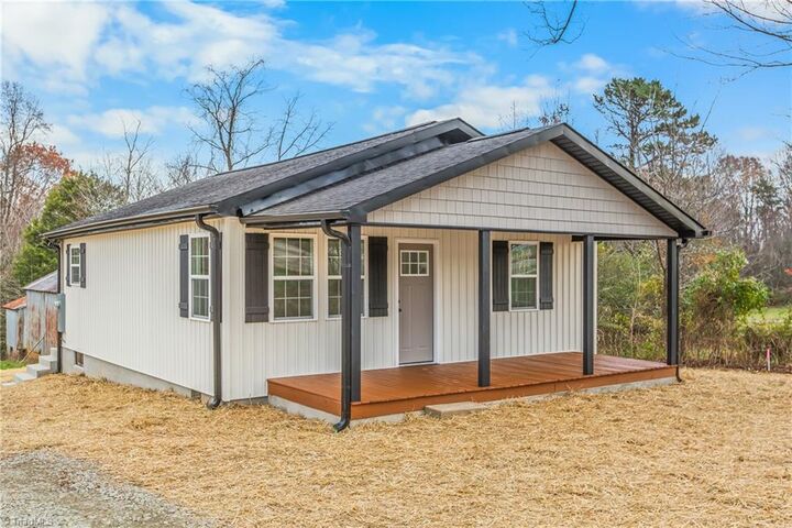 Property Photo:  5420 US Highway 21  NC 28642 