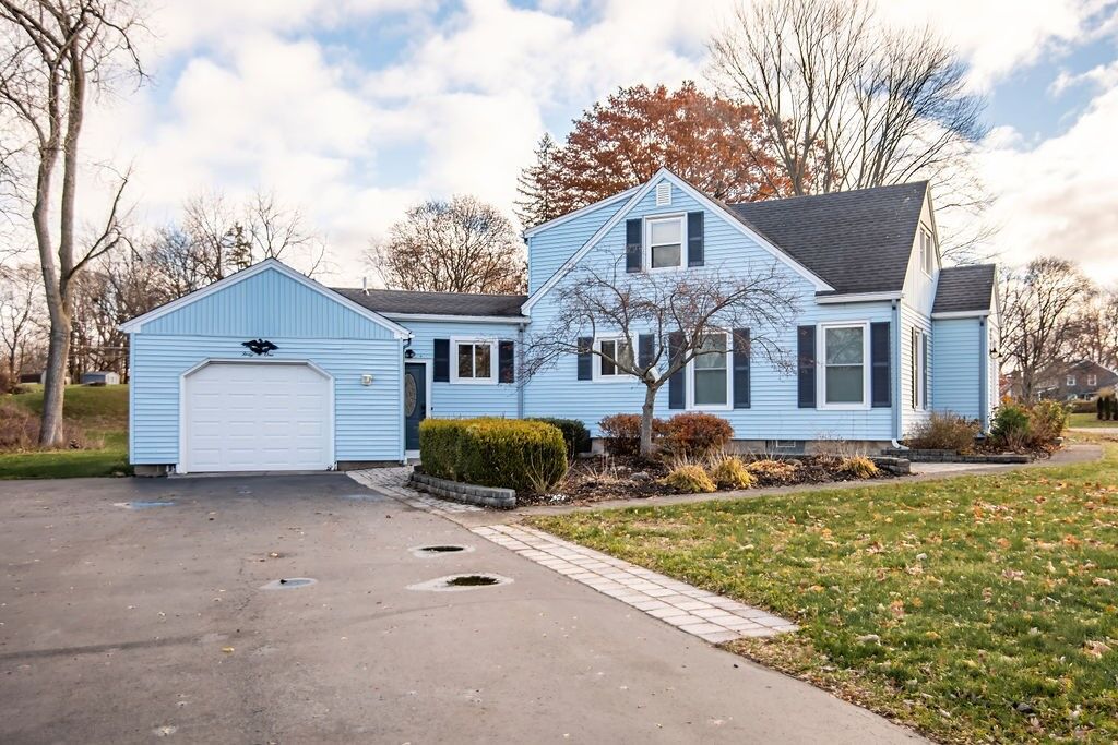 Property Photo:  41 Springbrook Drive  NY 14514 