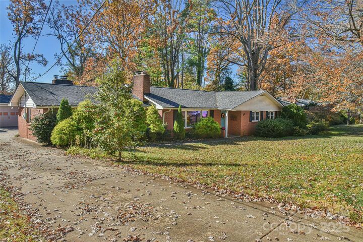 26 Bevlyn Drive  Asheville NC 28803 photo
