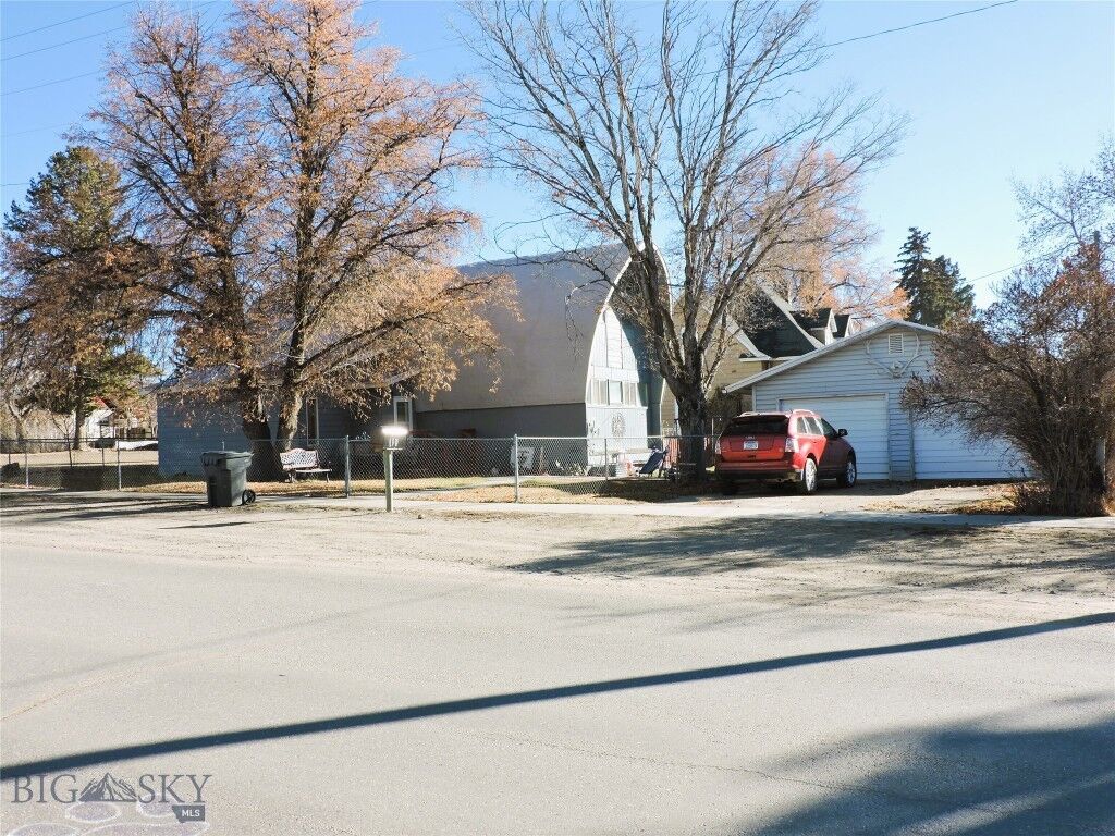 Property Photo:  110 E Hamilton  MT 59749 
