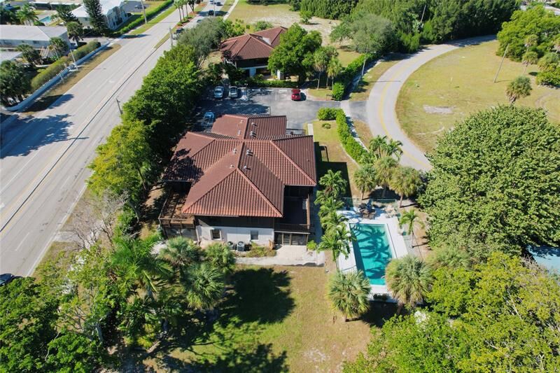 Property Photo:  444 Pine Cir 4  FL 33432 