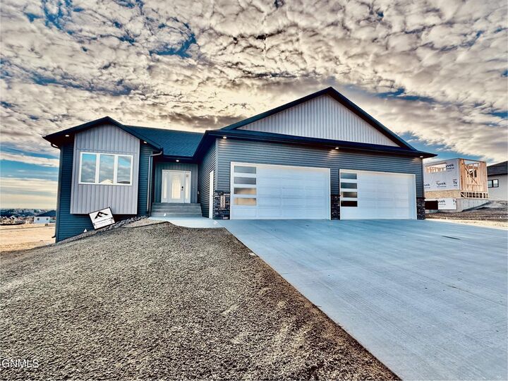 2003 Antler Avenue  Bismarck ND 58503 photo