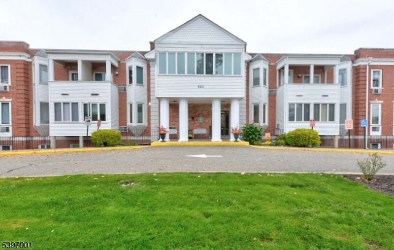 Property Photo:  520 Turnpike C125  NJ 07444 