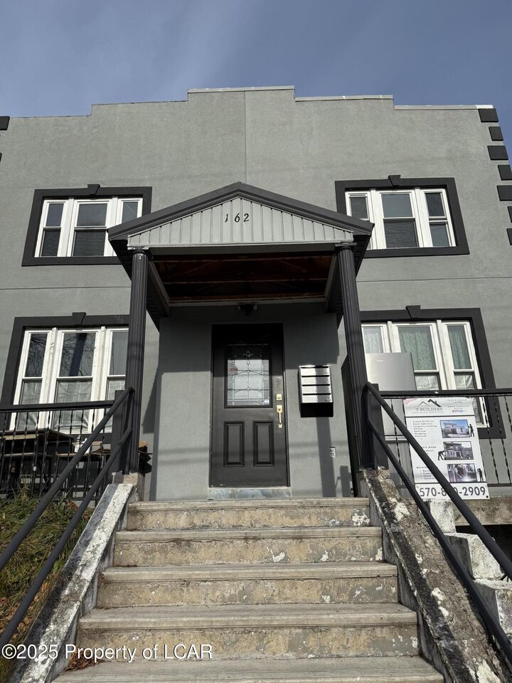 Property Photo:  162 Green Street  PA 18634 