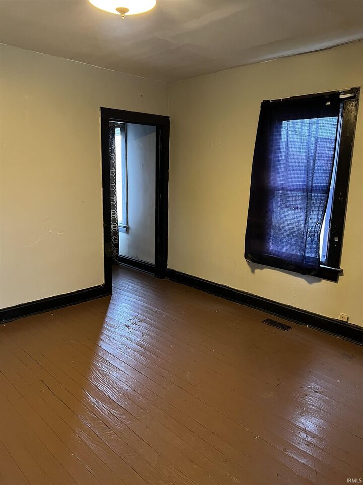 Property Photo:  1416 1418 W Eichel Avenue  IN 47710 