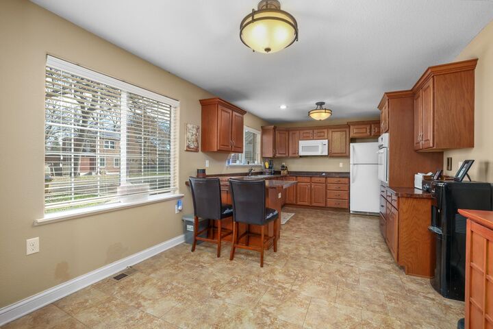 Property Photo:  19 Cortland Dr NW  ND 58703 