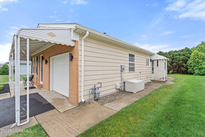 Property Photo:  9 Zapata Court  NJ 08757 