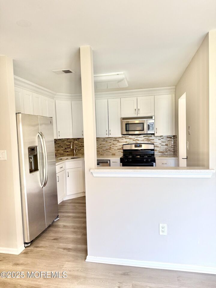 Property Photo:  15 Interlaken Court 6  NJ 07728 