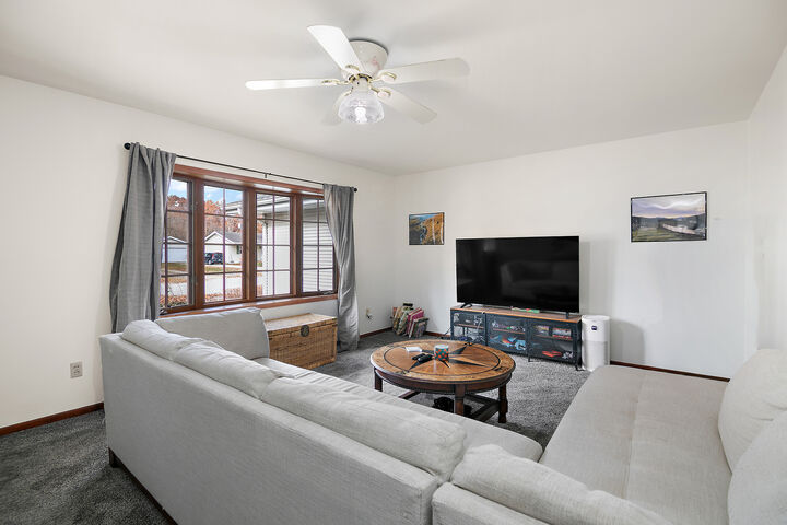 Property Photo:  1611 Quail Drive  IL 60964 