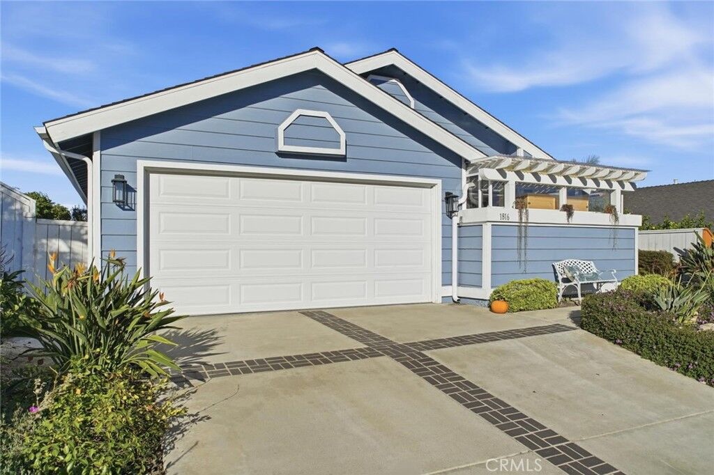 Property Photo:  1816 E Pointe  CA 92008 