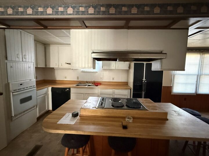 Property Photo:  121 Caldwell St  WV 24712 