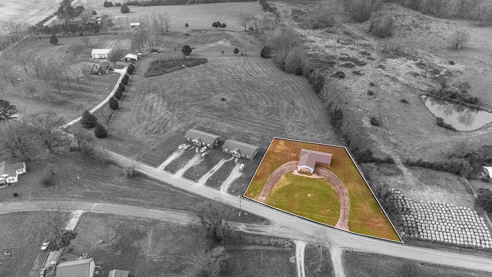 Property Photo: 37 Old Jackson Hwy S TN 38481