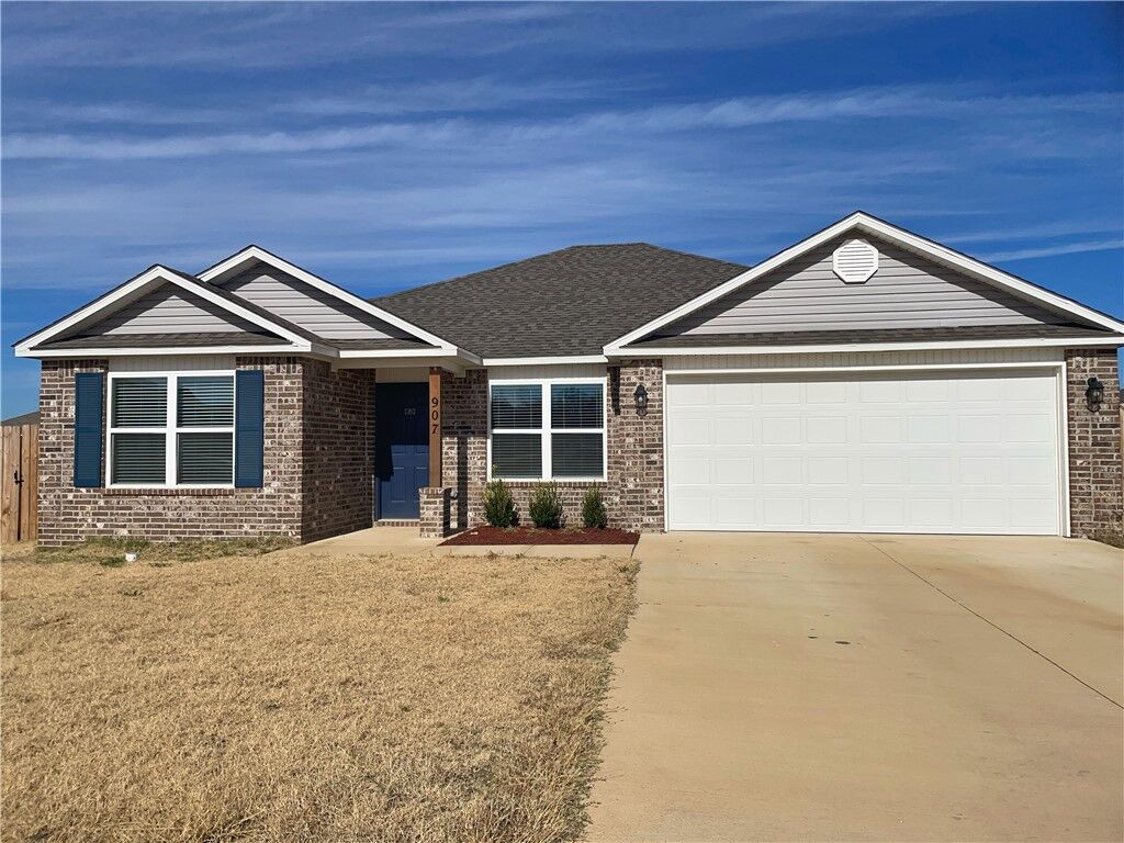 Property Photo: 907 W Tanner Drive AR 72761