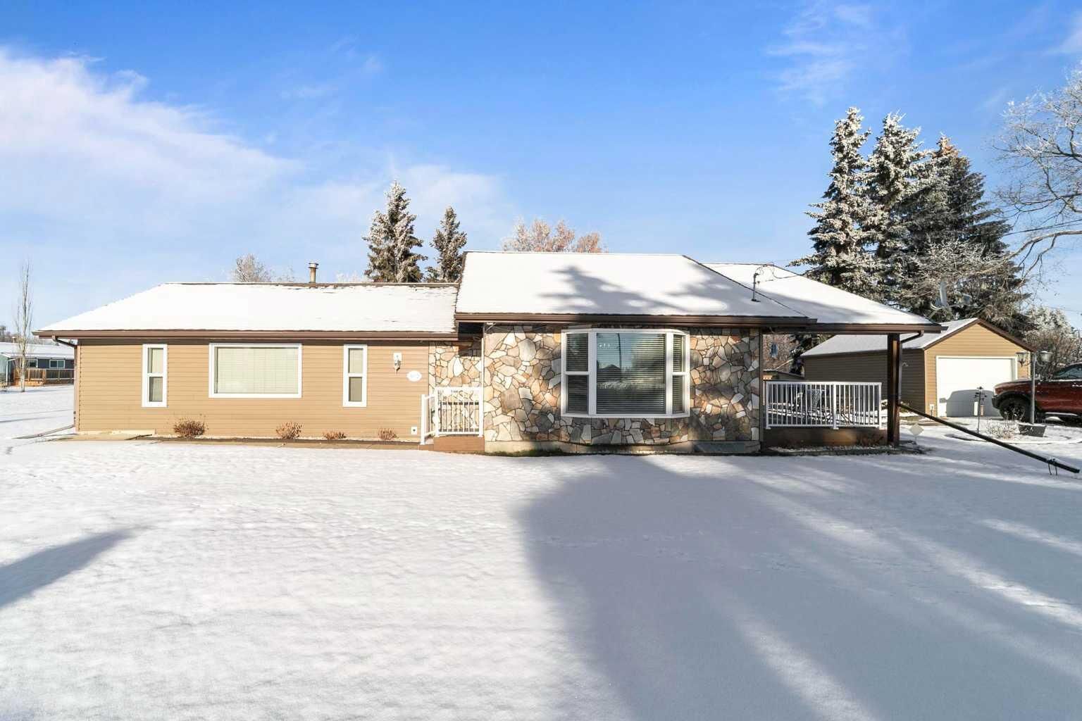 Property Photo:  4802 51 Avenue  AB T0B 4H0 
