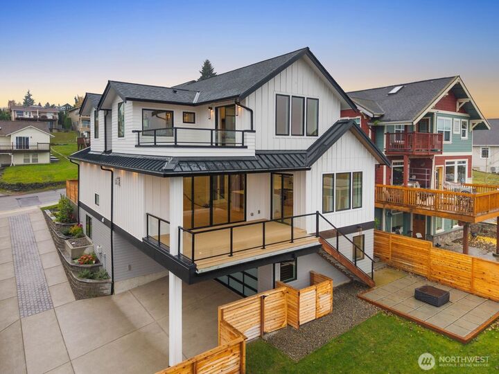 Property Photo: 5305 N Commercial WA 98407