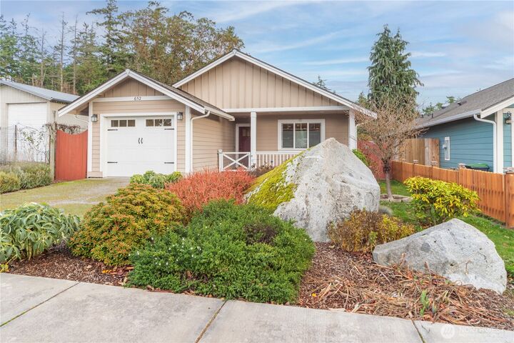 Property Photo:  652  McPherson Street  WA 98368 