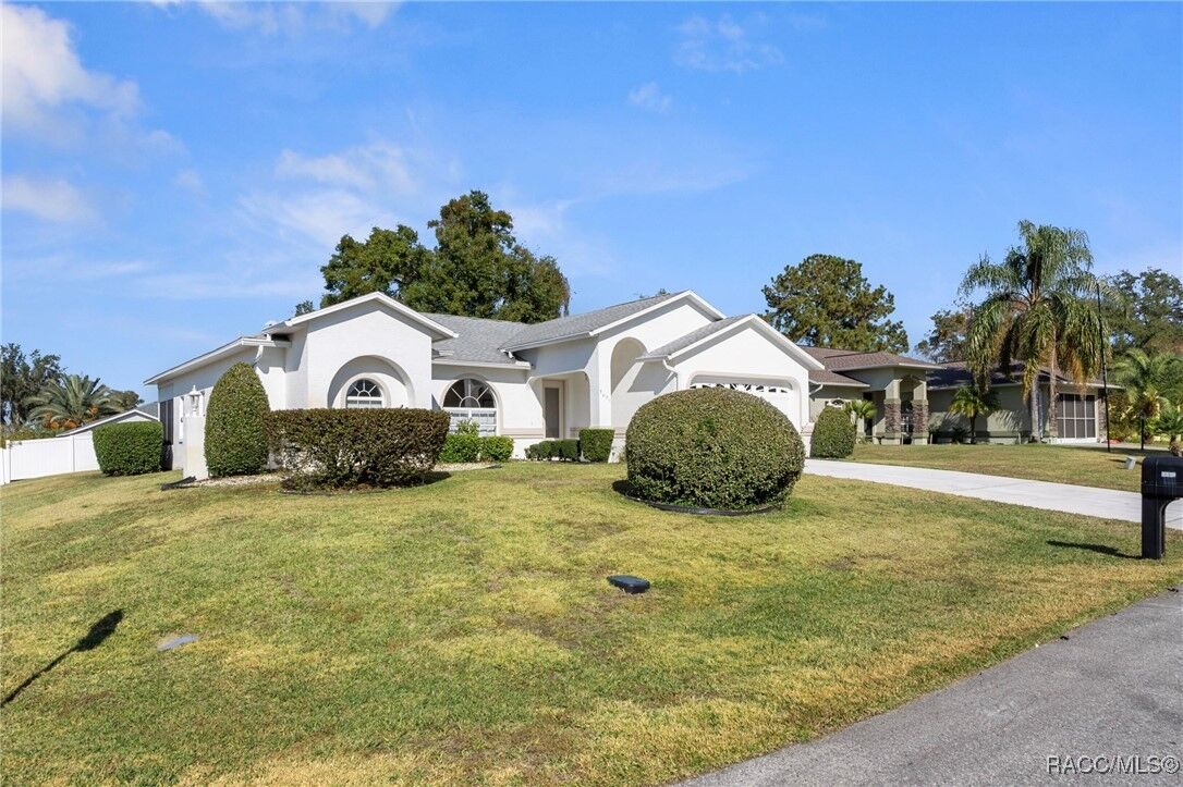 Property Photo: 9051 E China Grove Lane FL 34450