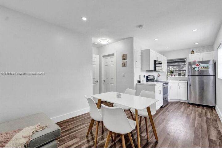 Property Photo: 685 SW 7th Ter 3 FL 33004