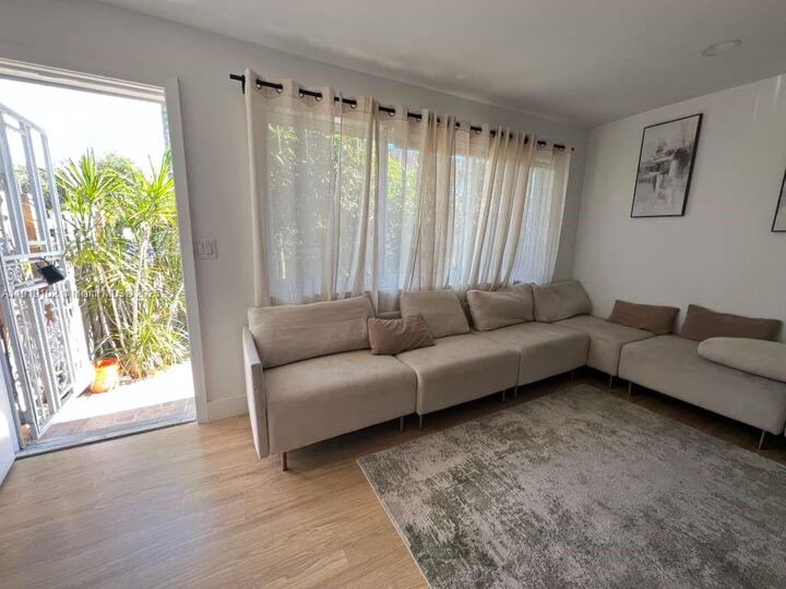 Property Photo:  1480 NE 151st St 101  FL 33162 