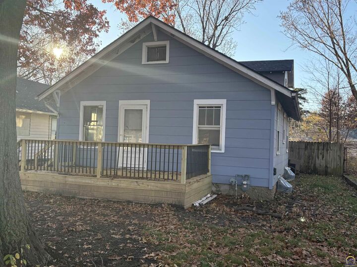 Property Photo: 505 Elm St KS 66801