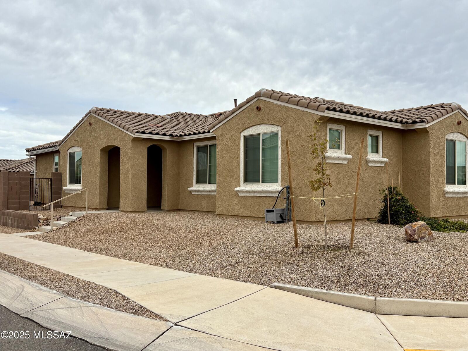 Property Photo:  9709 E Holbert Trail  AZ 85747 