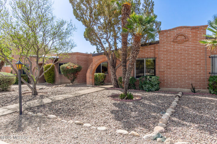Property Photo:  4386 E Fort Lowell Road  AZ 85712 
