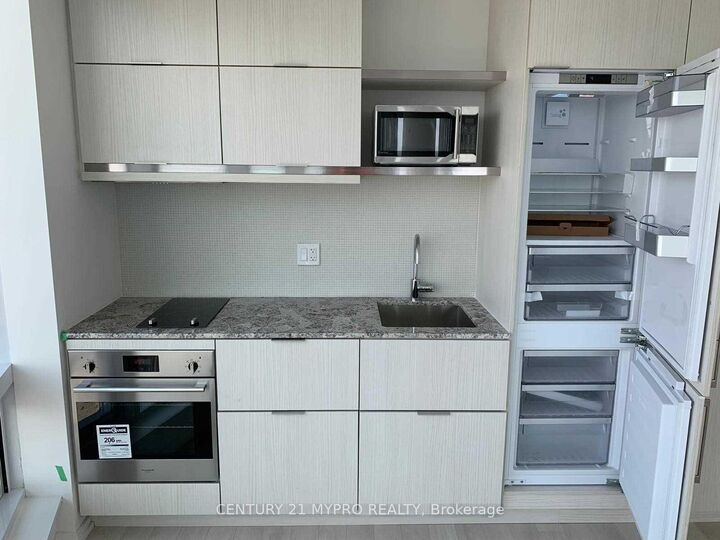 Property Photo:  197 Yonge Street 2312  ON M5B 0C1 