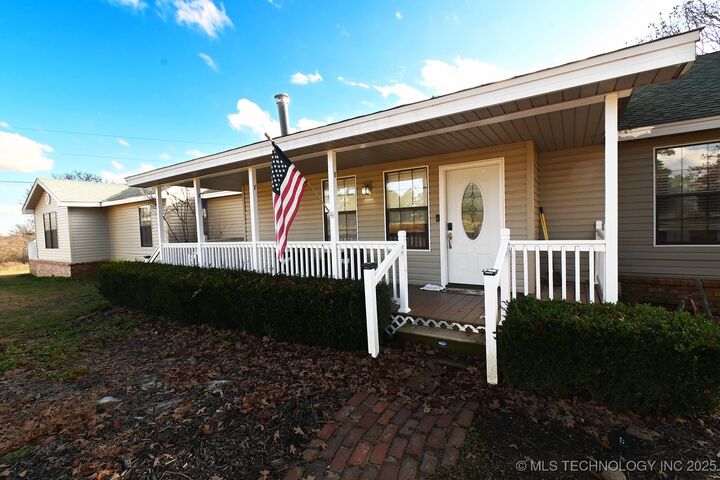 Property Photo:  106219 S 4757 Road  OK 74948 