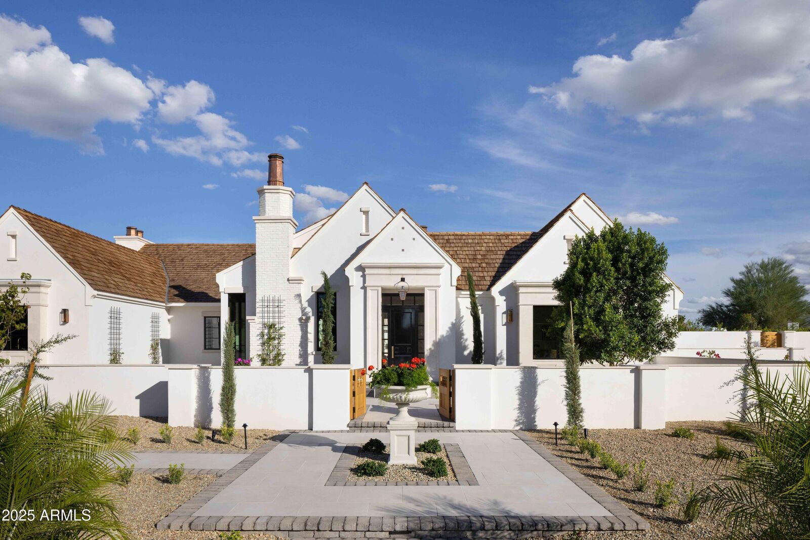 Property Photo:  6001 N 37th Place  AZ 85253 