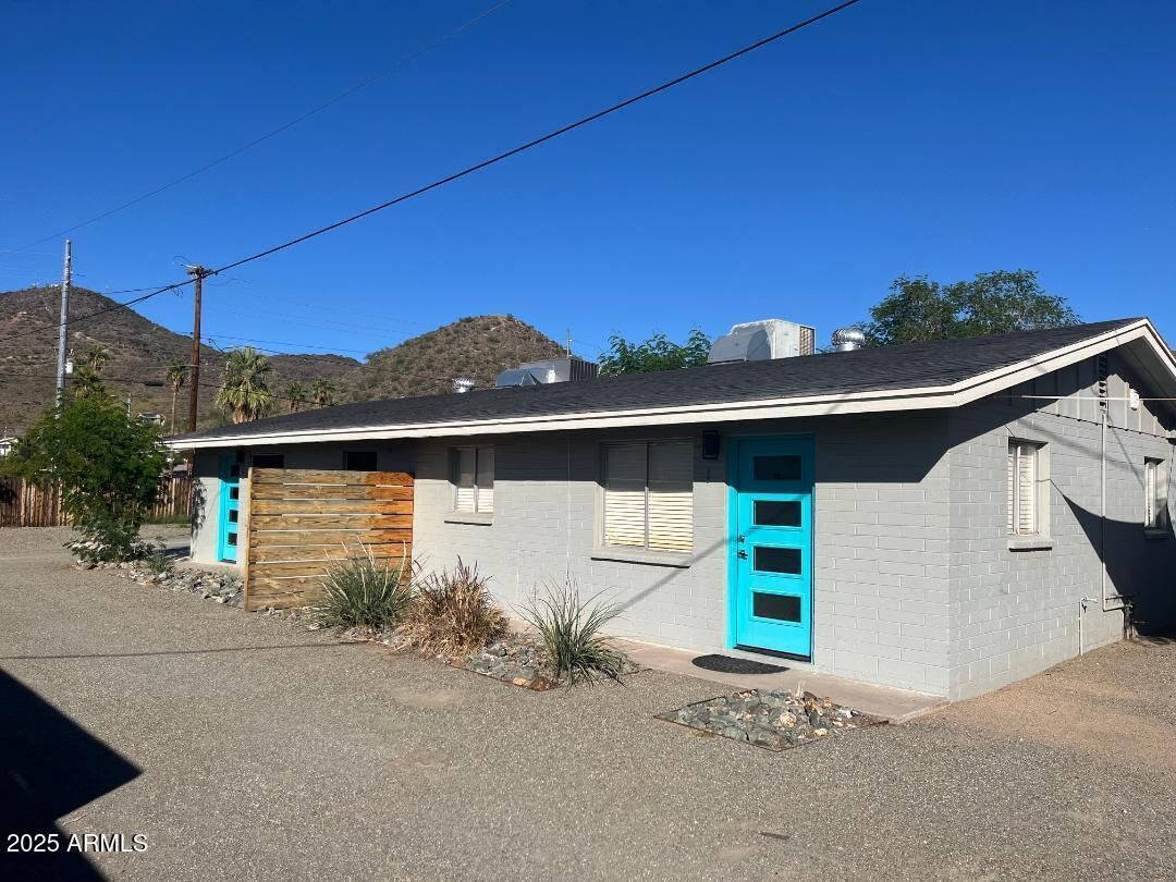 Property Photo:  1322 W North Lane  AZ 85021 